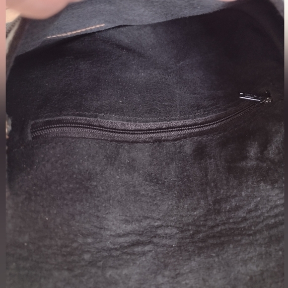 Black, 100% Leather, Cross Over, Fringe, Flap, Magnetic Closure, Silver Hardware - Picture 7 of 12